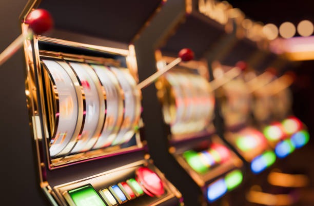 Domino QQ live dealer table on misterhoki platform