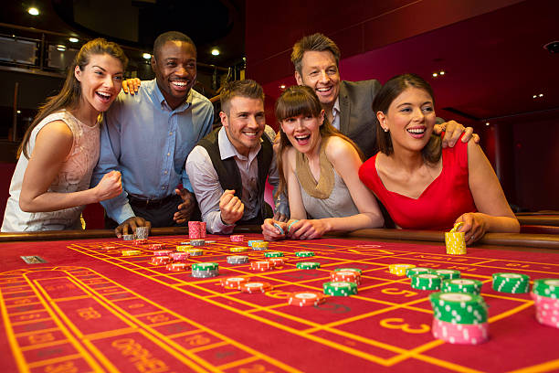 Starburst slot game interface on misterhoki showing five reels and payline structure
